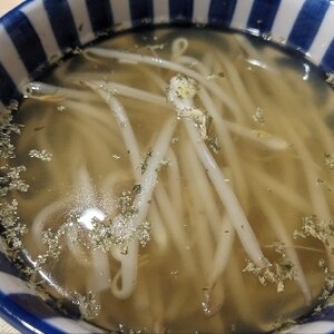 もやしと玉ねぎの中華スープ